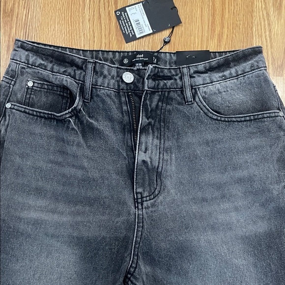 Misguided Charcoal Riot High Rise Jeans - Picture 2 of 4